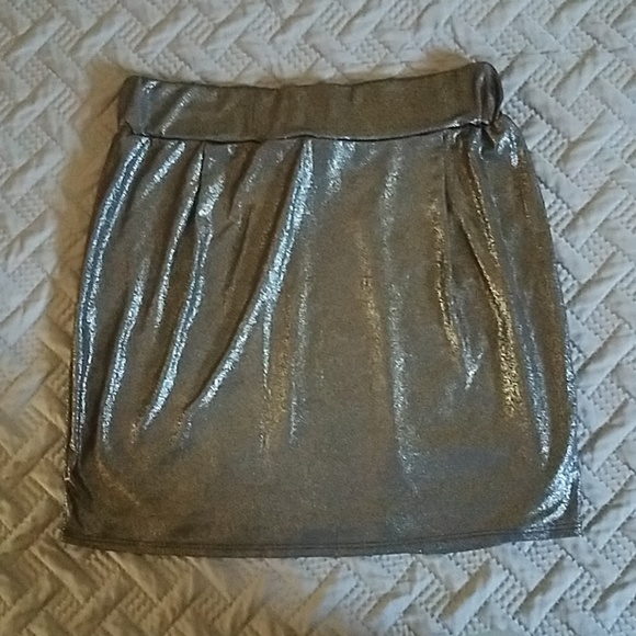Metallic Mini Skirt - Picture 4 of 4